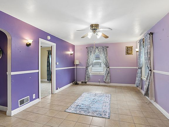 2nd image of 68 W 24th St