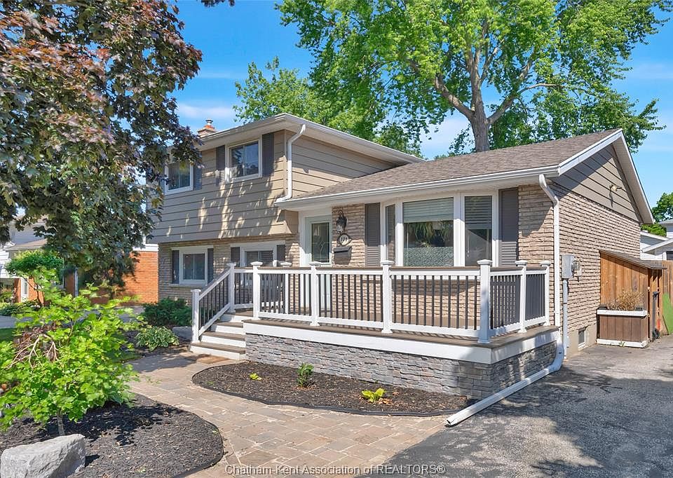 1st image of 138 Vanier Dr