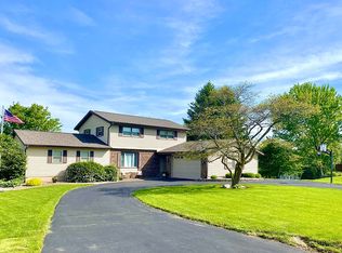206 Elm Cir, Eureka, IL