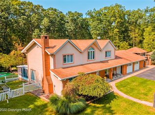 1151 Great Oak Dr, East Stroudsburg, PA 18301