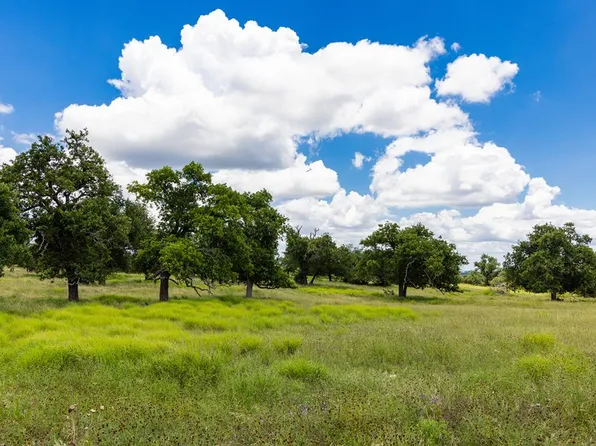 34 N Gretchen Grove Ln, Fredericksburg, TX 78624