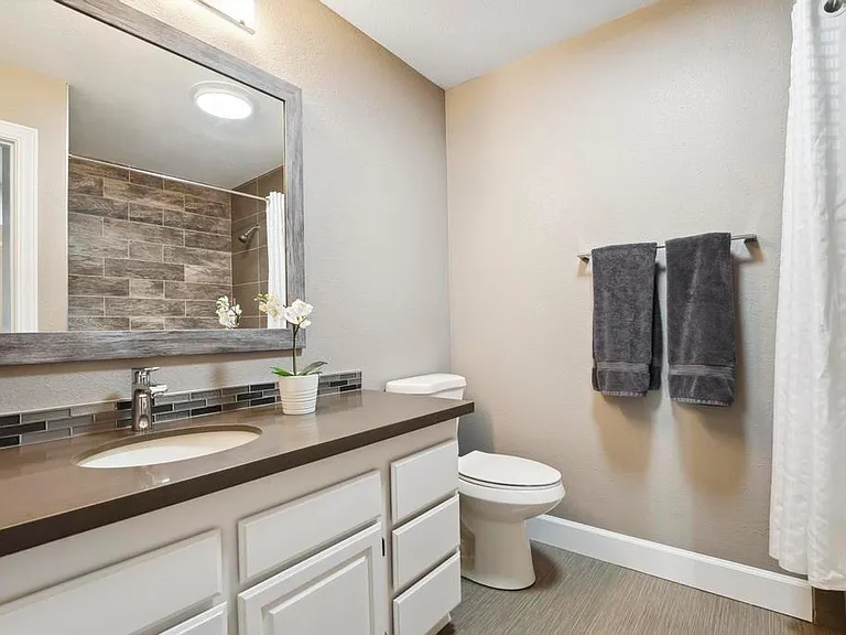 10834 NE 68th St #B6 — Photo 16