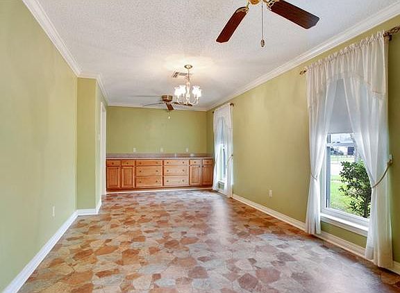 2nd image of 2700 Cambridge Dr