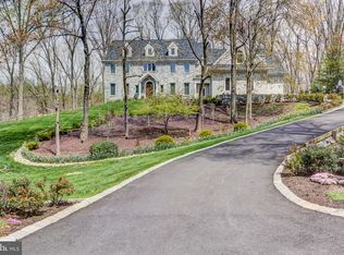 8 Cossart Manor Rd, Chadds Ford, PA 19317