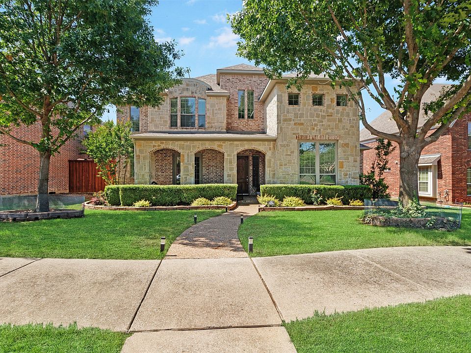 1st image of 9823 Carriage Hill Ln