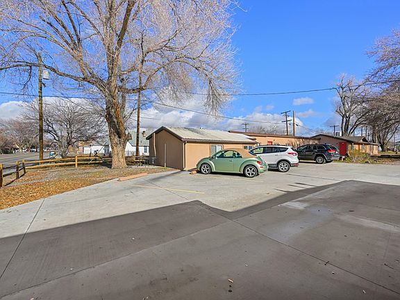 3rd image of 437 W Aspen Ave