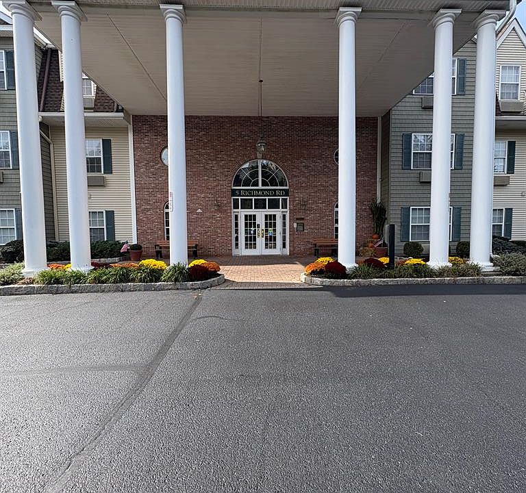 1st image of 5415 Richmond Rd