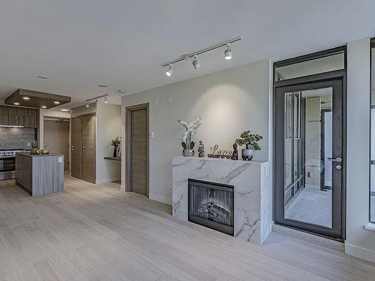 683 W Victoria Park #407 — Photo 7