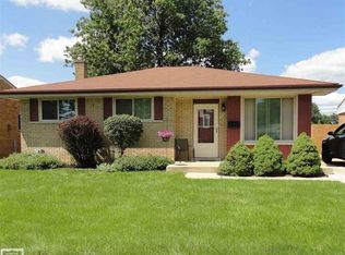 15459 Elderwood St, Roseville, MI 48066