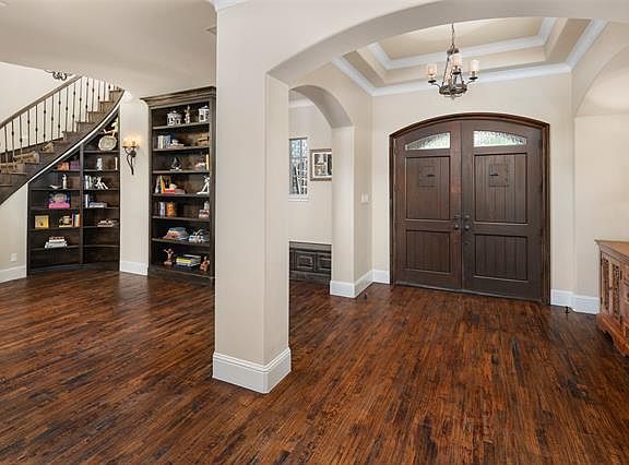 5th image of 1113 Navarro Dr