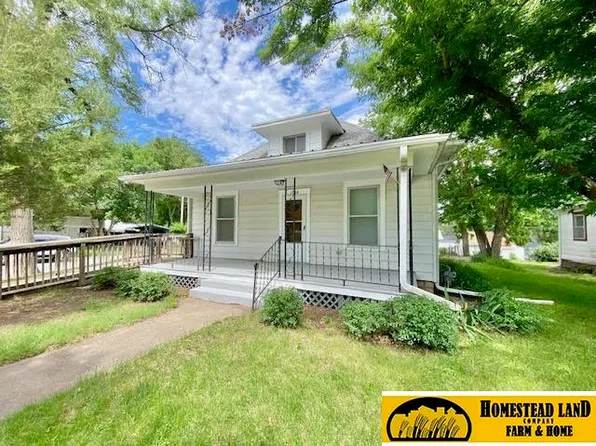 1028 H St, Fairbury, NE 68352