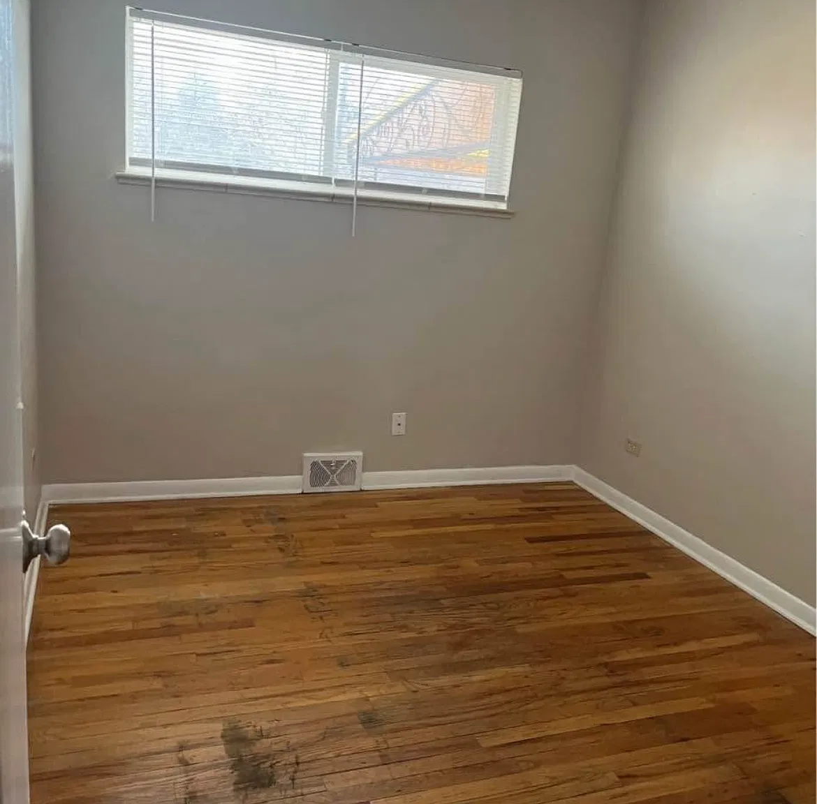 6 bed, 2042 sqft, $850 — Photo 2