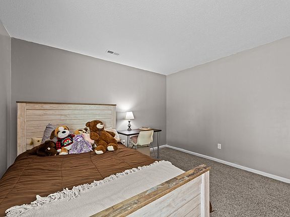 3rd image of 312 S Hill Ln #Virginia1