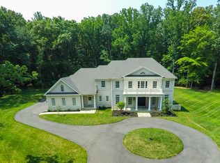 448 Springvale Rd, Great Falls, VA 22066