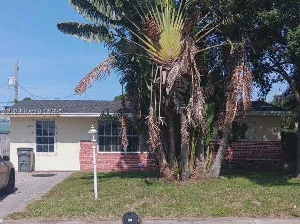 884 Montego Dr, West Palm Beach, FL 33415