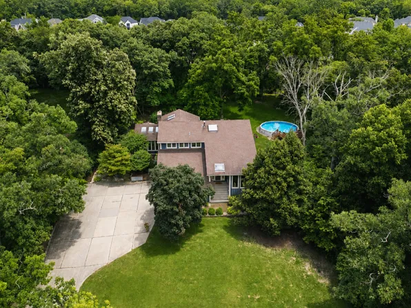 16244 W Bluff Rd, Lemont, IL 60439