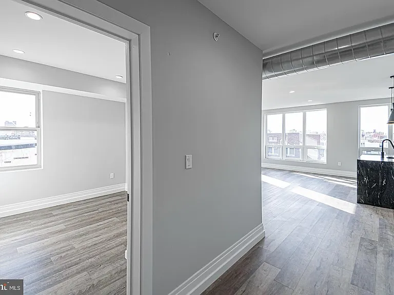 526 Brown St #206 — Photo 16