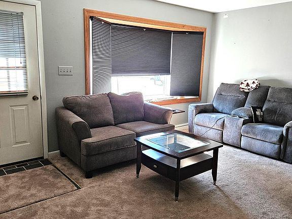 4th image of W226N6040 Avon COURT