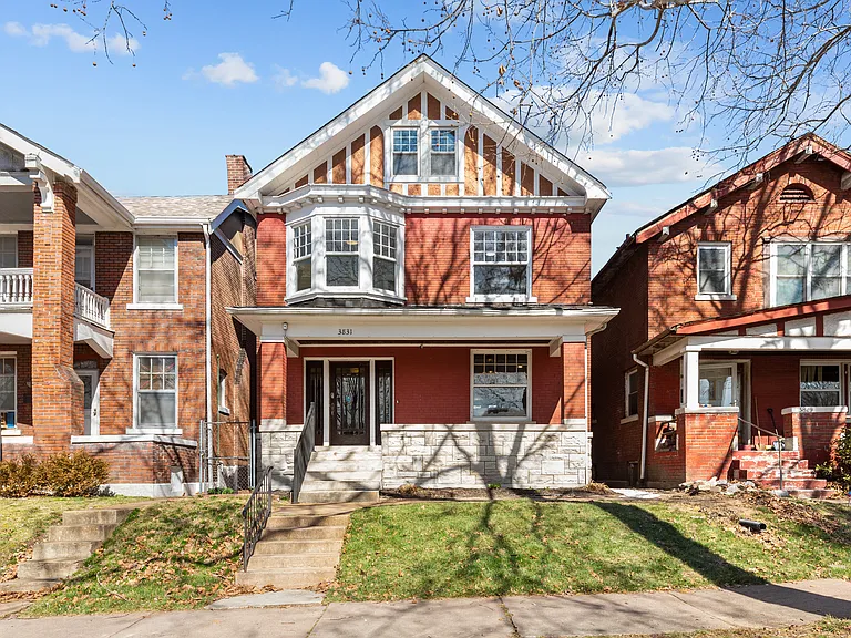 3831 Lafayette Ave — Photo 1