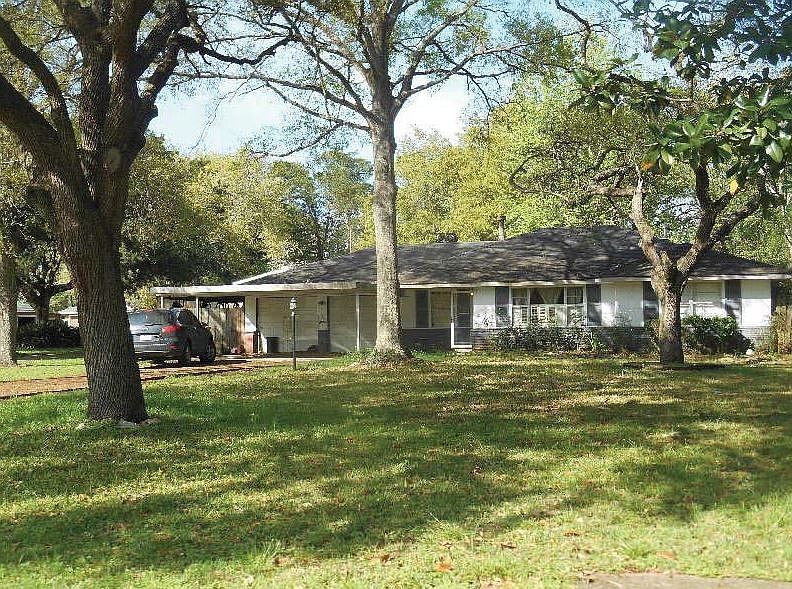 1st image of 2000 E Texas Ave