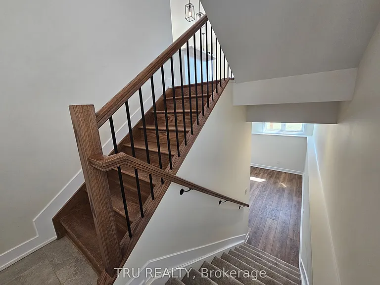 146 Wallace St — Photo 35