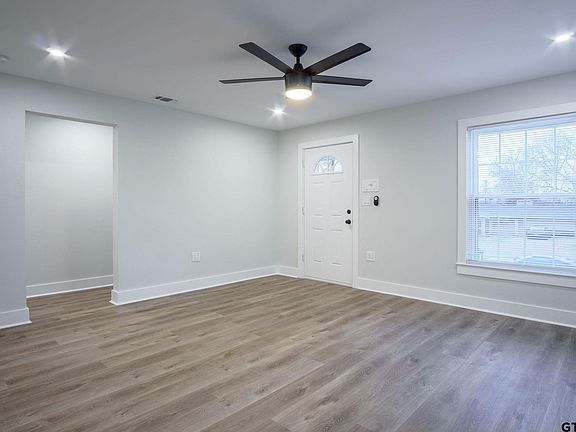 3rd image of 608 N Post St