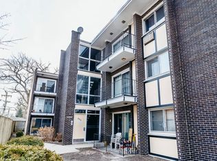 653 South Blvd #D301S, Oak Park, IL 60302