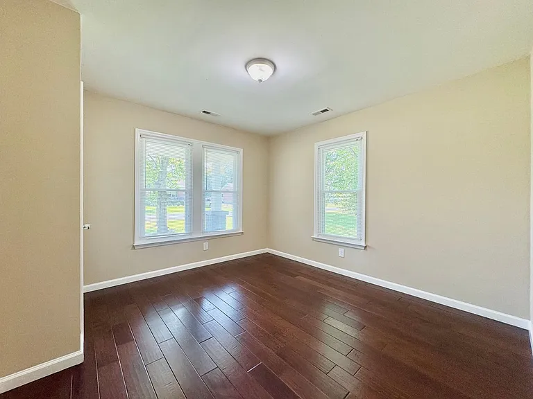 519 Walnut St — Photo 12