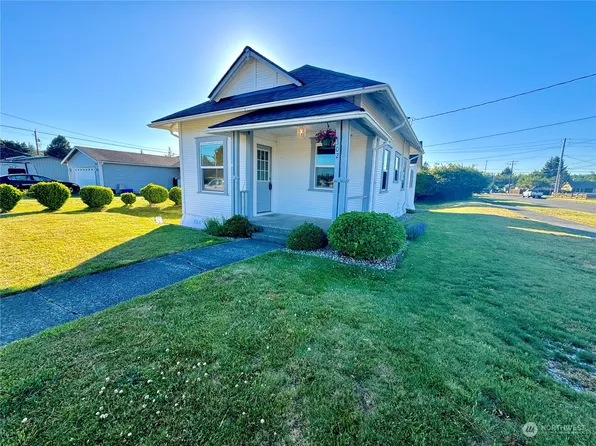 302 H Street, Cosmopolis, WA 98537