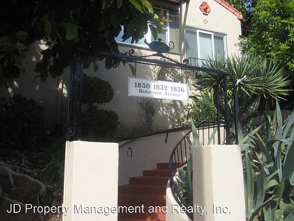 3rd image of 1836 Robinson Ave