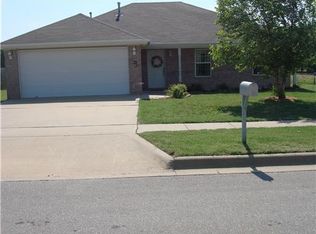 90 Sable St, Farmington, AR 72730