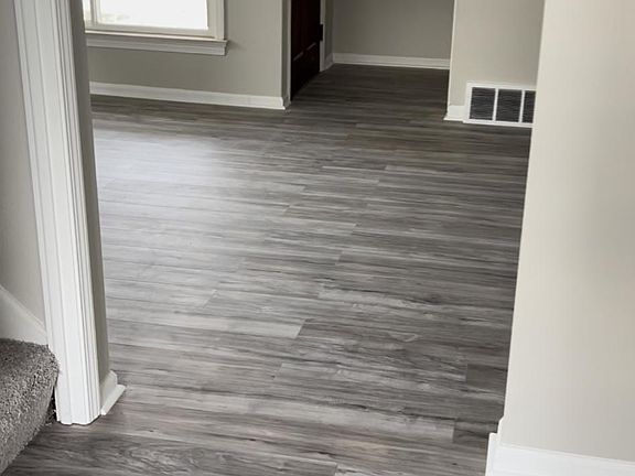 4th image of 3423 Park Dr