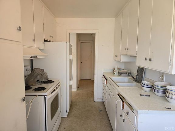 3rd image of 3346 W Kruger Ave