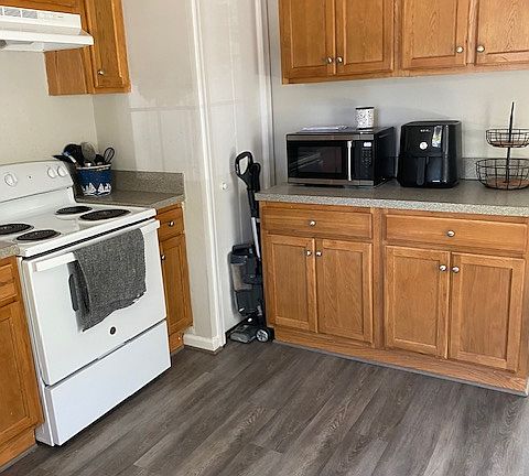 2nd image of 131 Winsome Haven Dr