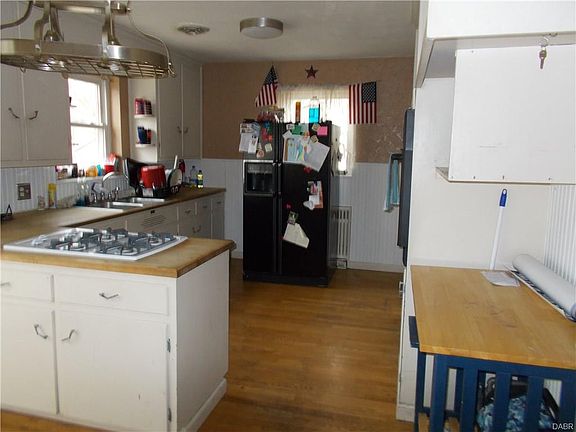 4th image of 150 Parkwood Dr