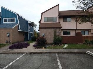 118 Lake One Dr, Hampton, VA 23666