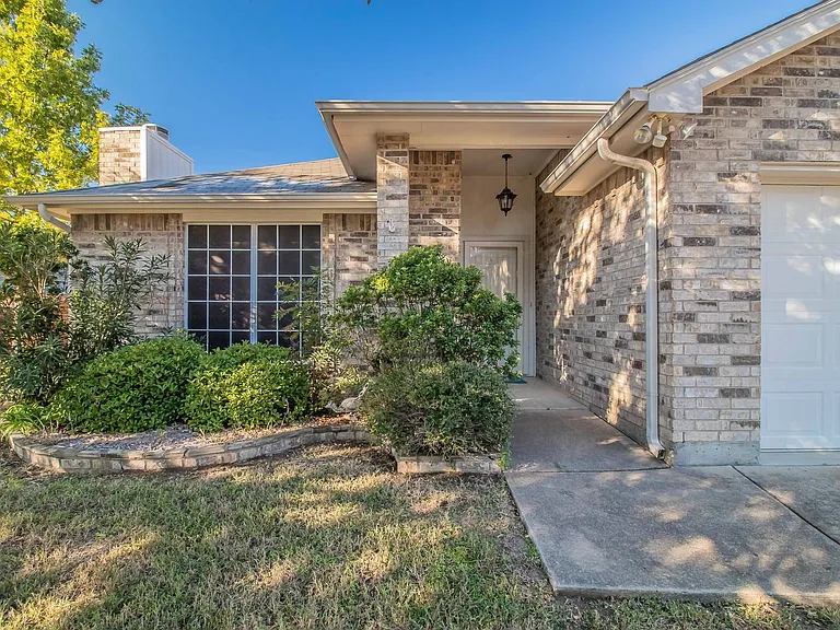 436 Hillside Dr — Photo 4