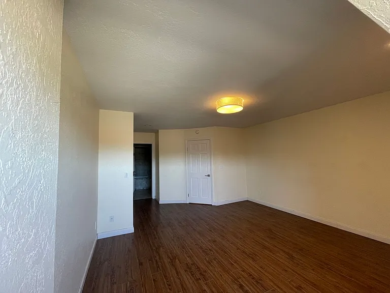 1118 Fresno St #5 — Photo 7