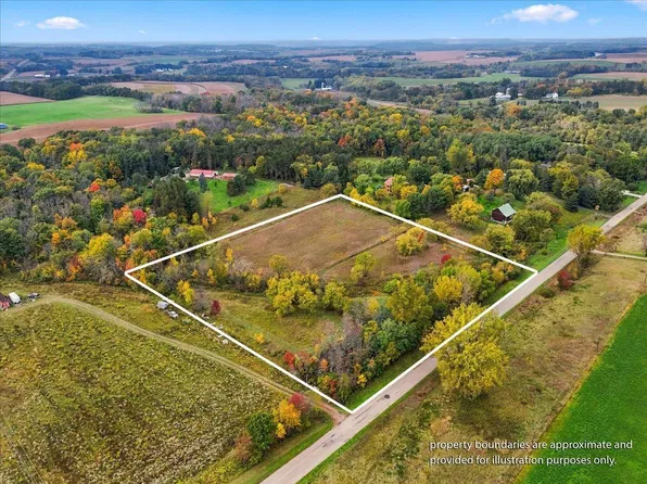 N8521 690th St, River Falls, WI 54022