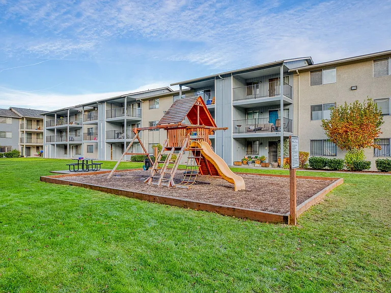 Alta Apartments — Photo 3