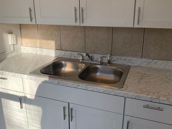 4th image of 1502 Long Ave #2