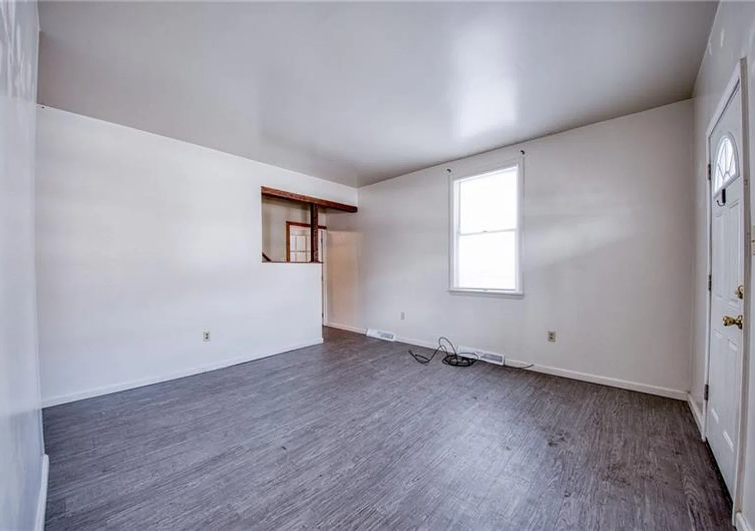 126-128 Railroad St — Photo 3