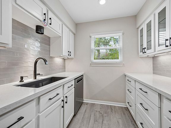 4th image of 1201 Bering Dr APT 36