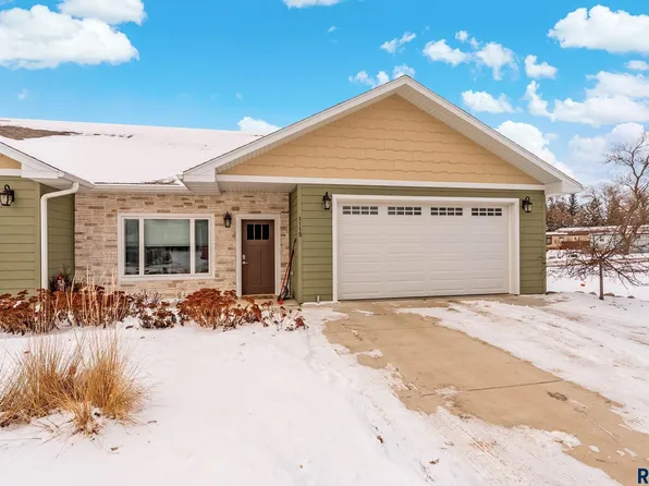 1115 N Union Ave, Madison, SD 57042