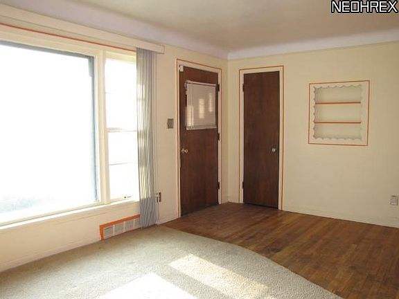 2nd image of 260 E 242nd St