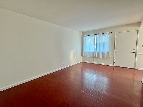 4th image of 2211 Deborah Dr APT 4