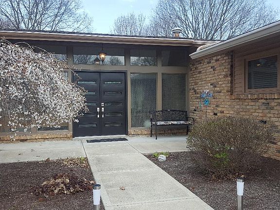 3rd image of 861 Lincolnshire Dr