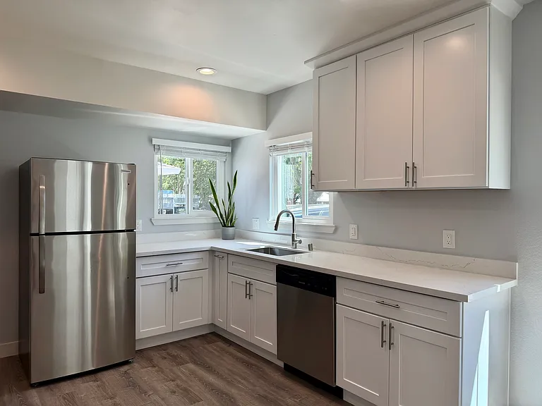 3519 Hoover St — Photo 4