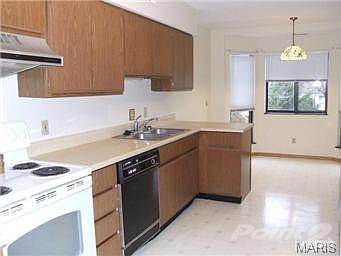 GREAT CABINET SPACE