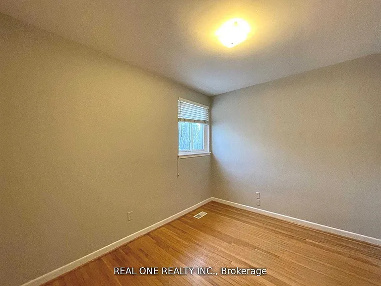 17 Valleycrest Ave — Photo 10
